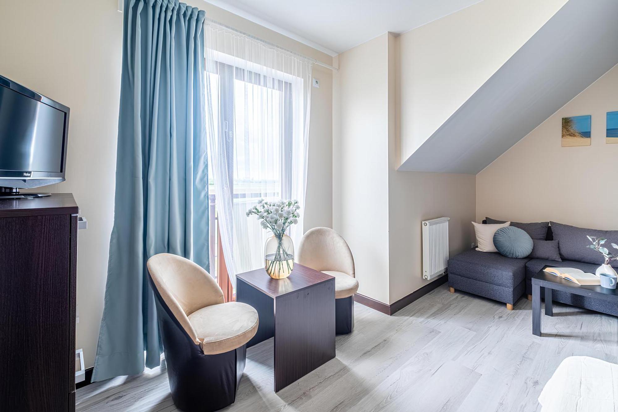 Sztutowo Lazurowy Dwor - Apartamenty Oraz Pokoje Z Basenem I Parkingiem Exterior photo