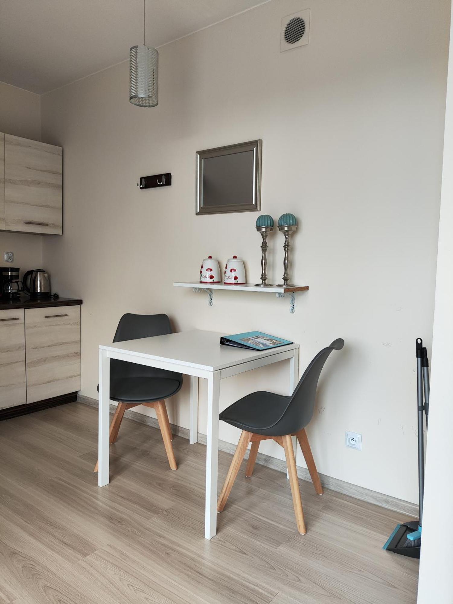 Sztutowo Lazurowy Dwor - Apartamenty Oraz Pokoje Z Basenem I Parkingiem Exterior photo